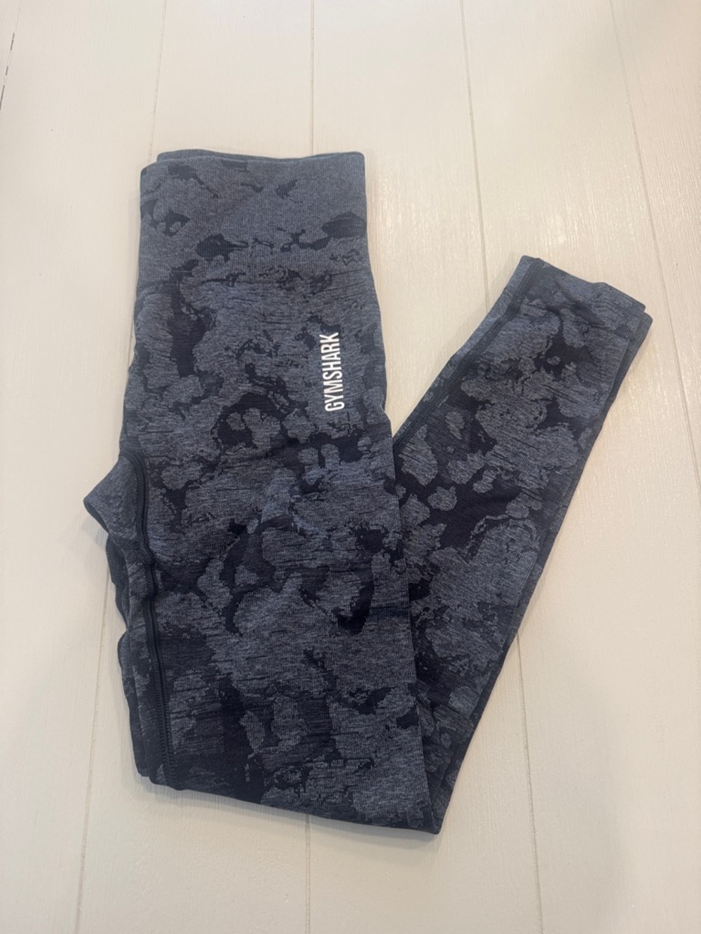 Gymshark women’s Black & Gray Camo Seamless Leggings XS